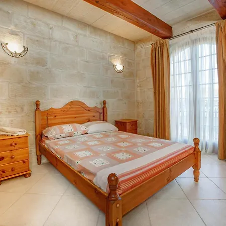 5 Bedroom With Private Pool Nyaraló *