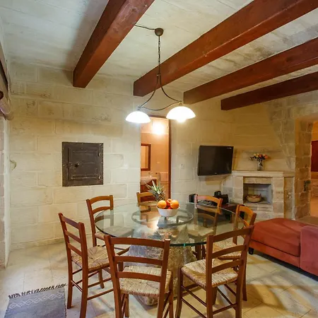 5 Bedroom With Private Pool