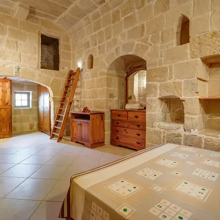5 Bedroom With Private Pool